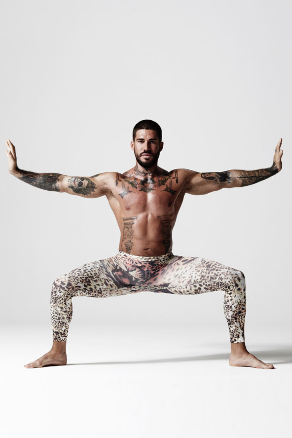 Seated Tattweb
