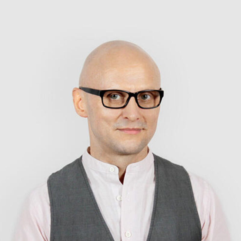 X fierce grace yoga teacher Krzysztof Grabowski