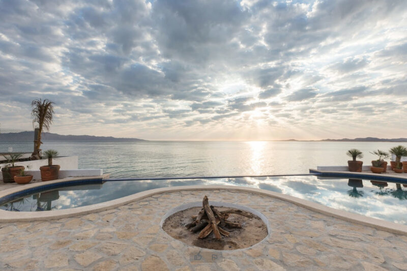 Mexico yoga retreat 2022 infinity pool